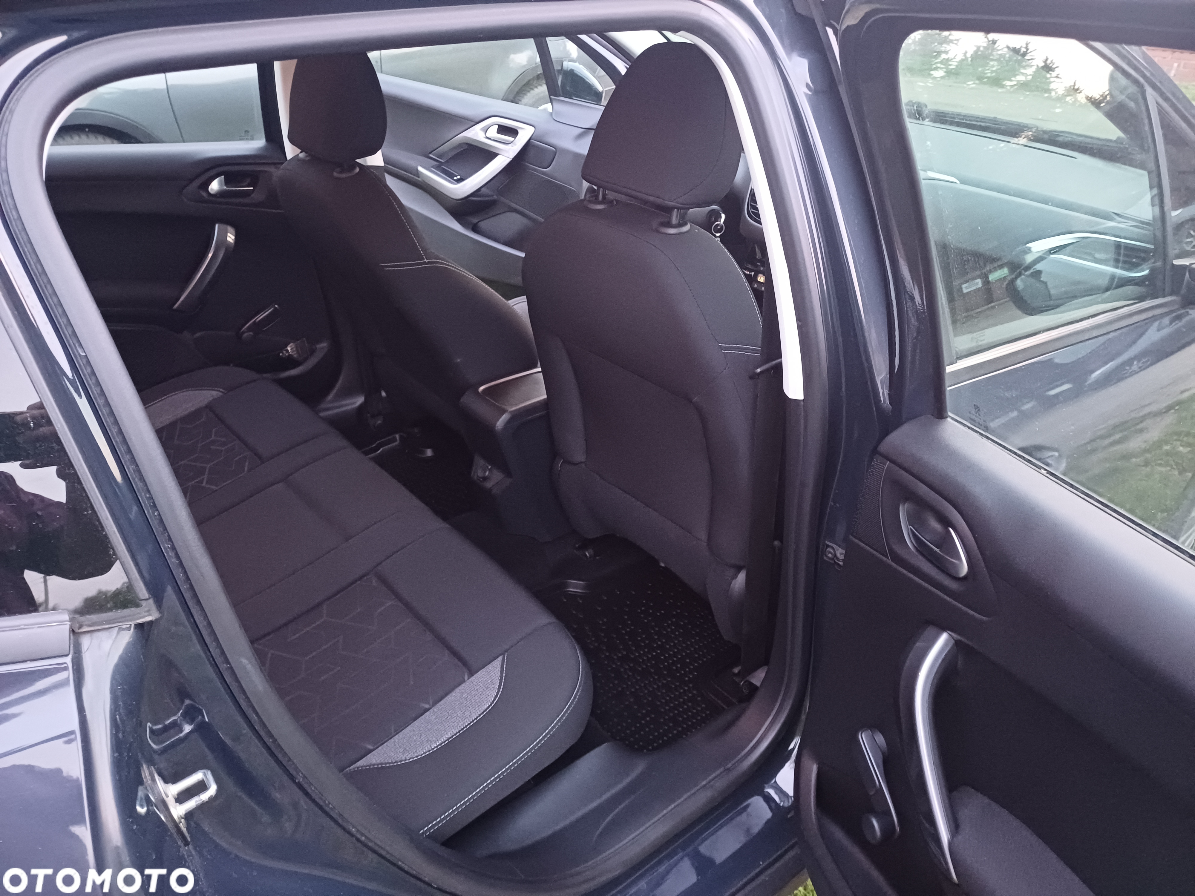 Peugeot 2008 1.5 BlueHDi Signature - 15