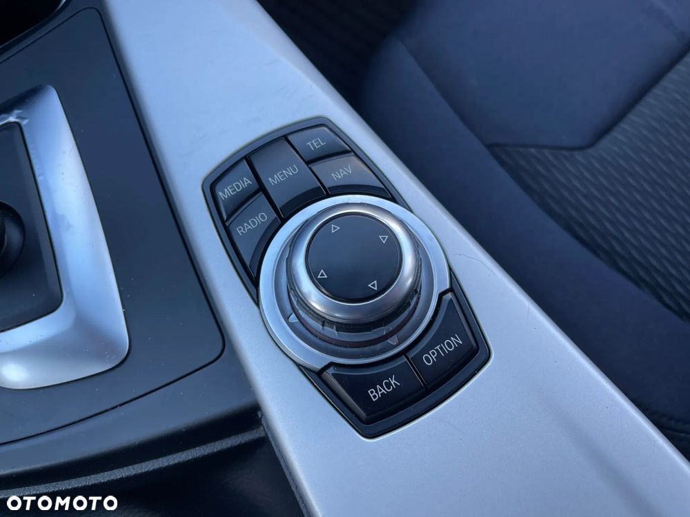 BMW Seria 3 318d Blue Performance Modern Line - 13