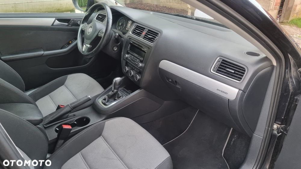 Volkswagen Jetta - 11