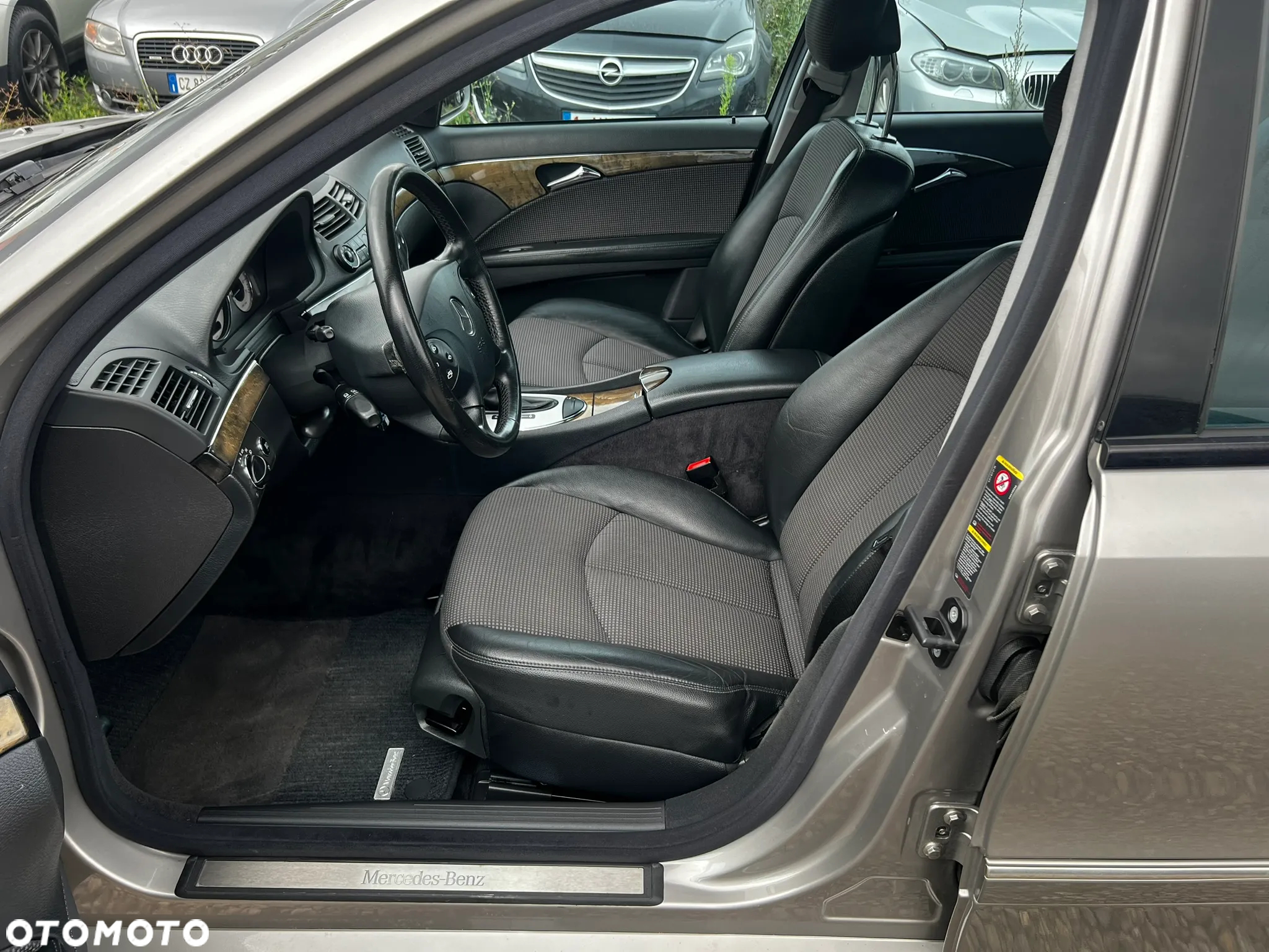 Mercedes-Benz Klasa E 200 T Kompressor Automatik Avantgarde - 14