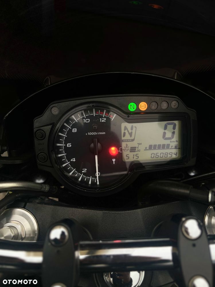 Suzuki GSR - 7