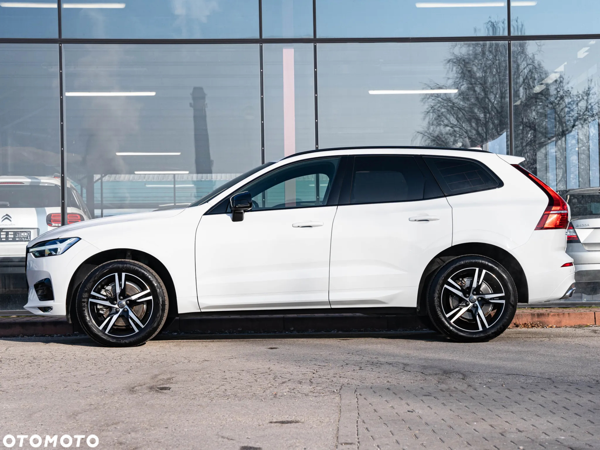 Volvo XC 60 B4 D Plus Dark - 17