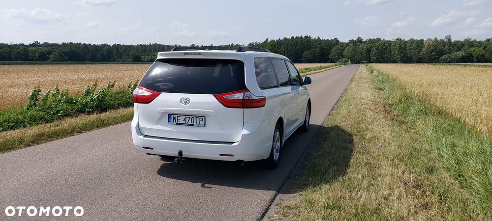 Toyota Sienna 3.5 V6 - 3