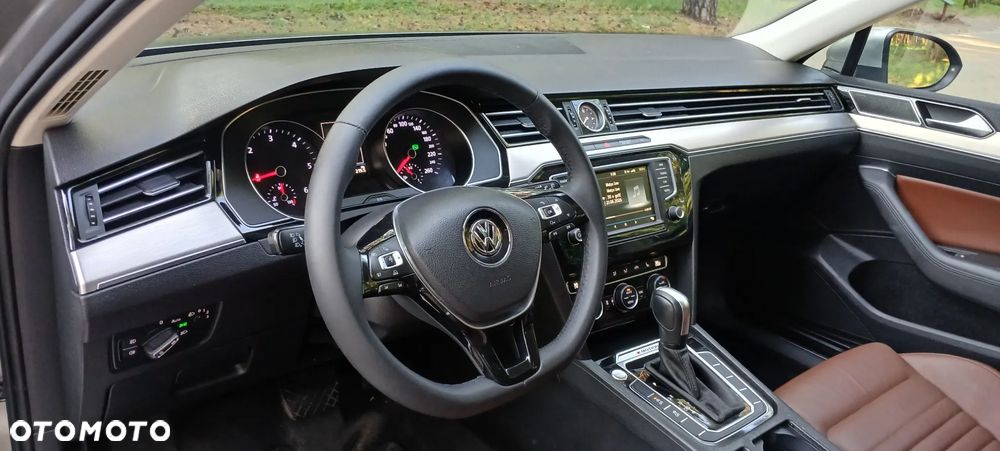 Volkswagen Passat 2.0 TDI SCR DSG 4Motion Business - 24