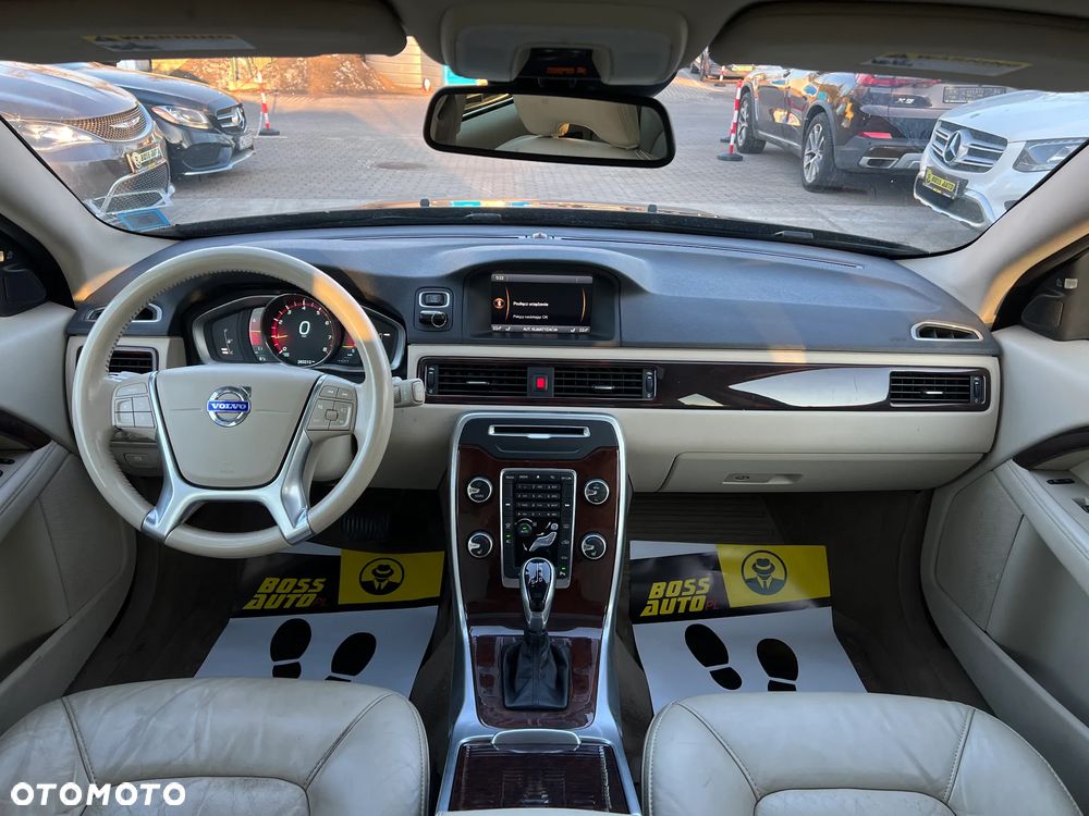 Volvo XC 70 - 12