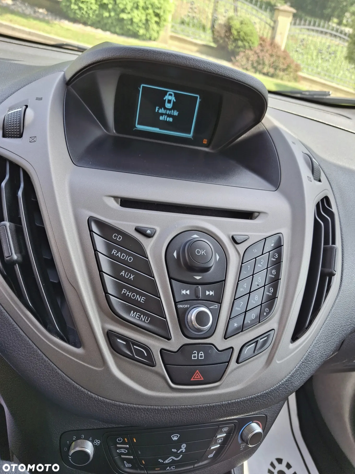Ford Tourneo Courier 1.0 EcoBoost Ambiente - 26