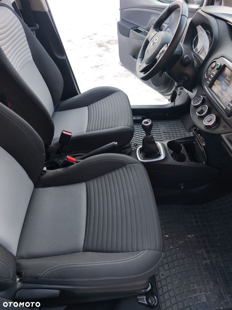 Toyota Yaris 1.5 Premium - 12