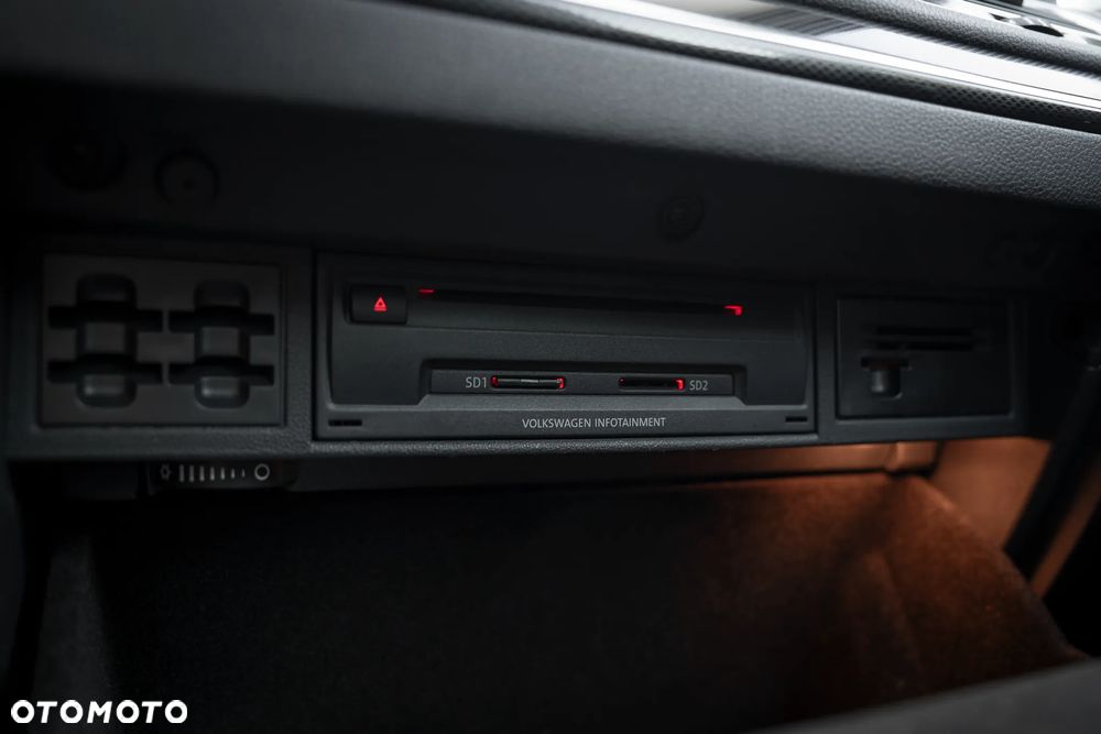 Volkswagen Golf Variant 1.4 TSI BlueMotion Technology DSG Highline - 29