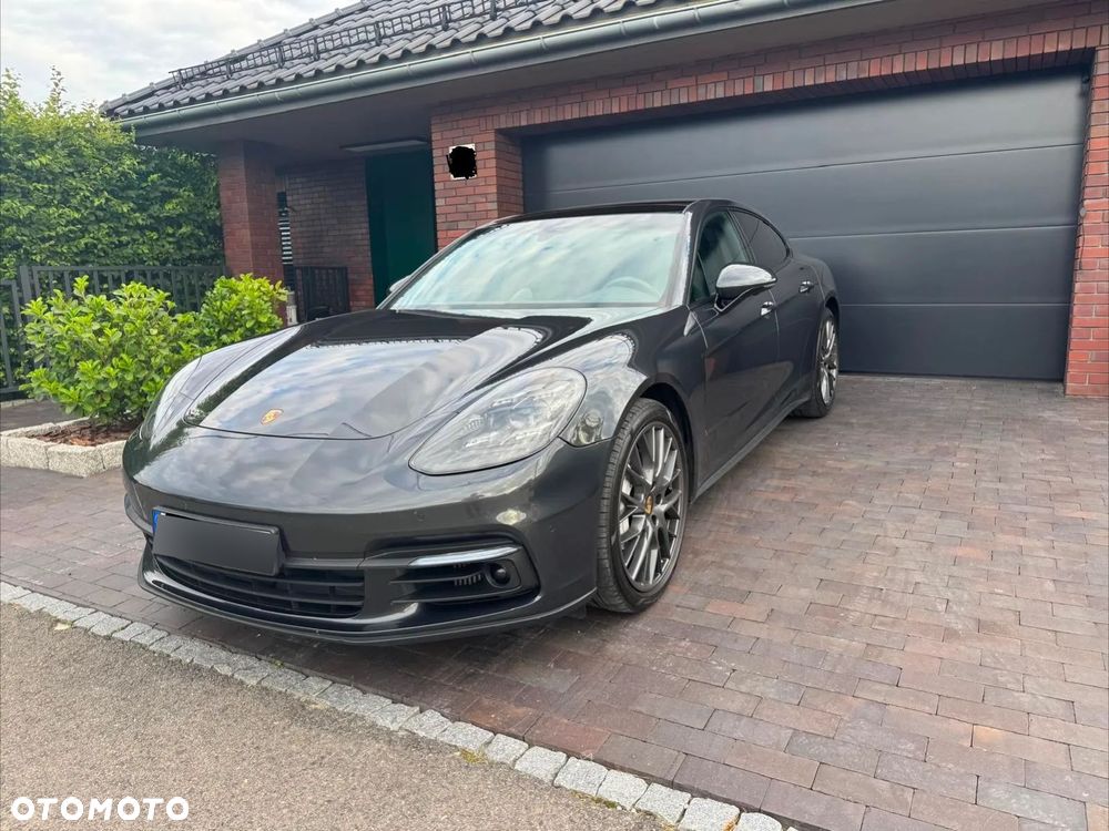Porsche Panamera 4 Platinum Edition - 2