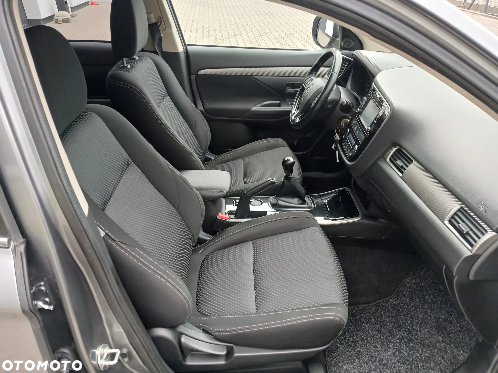 Mitsubishi Outlander 2.0 2WD Diamant - 25