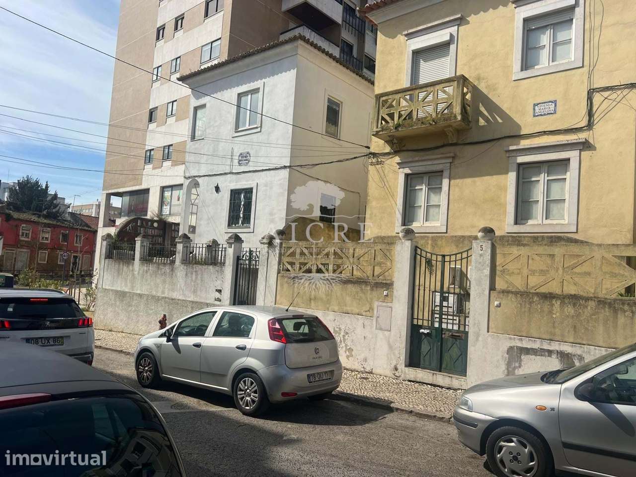 Moradia isolada composta por 2 habitações - Grande imagem: 2/26