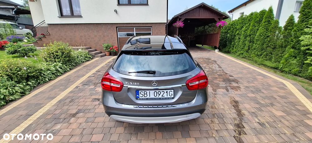 Mercedes-Benz GLA 180 Activity Edition - 11
