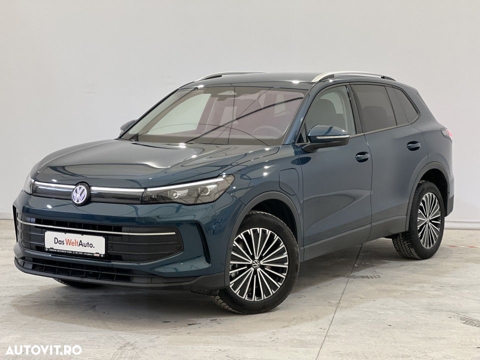 Volkswagen Tiguan - 1