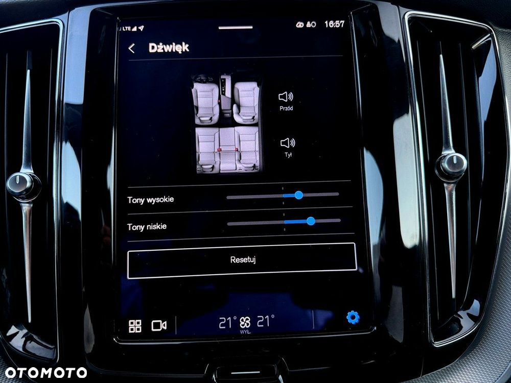 Volvo XC 60 - 30
