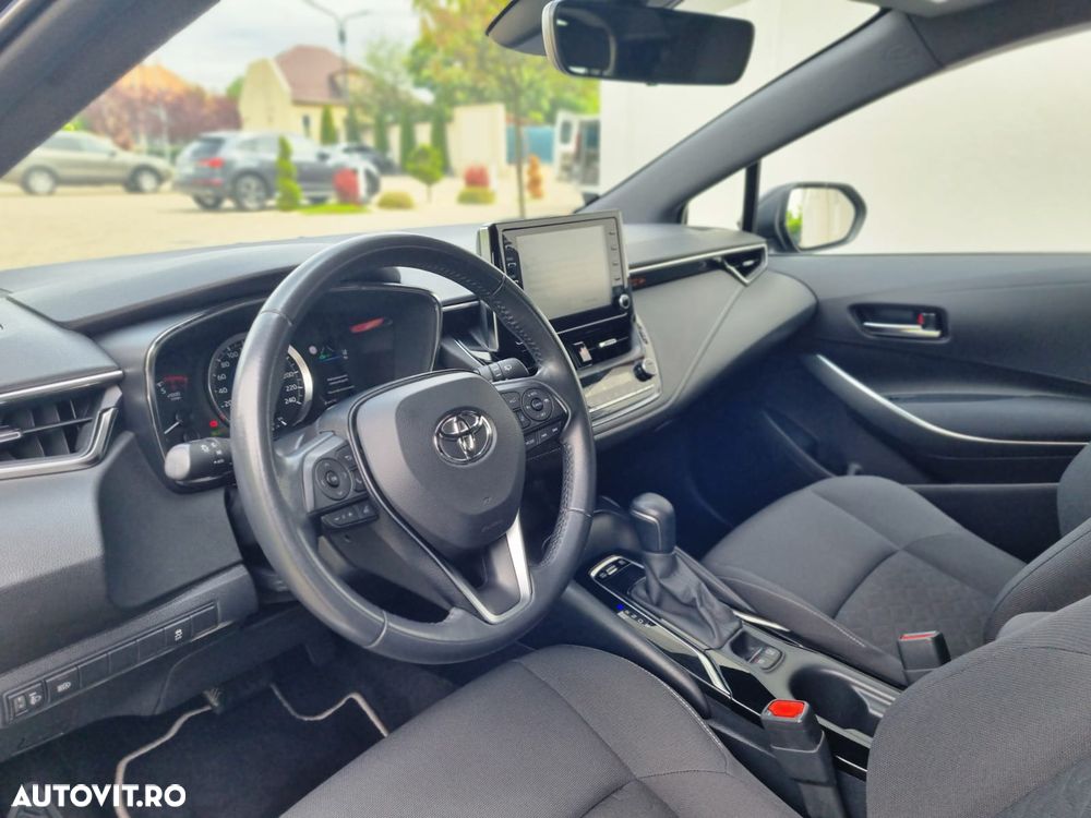 Toyota Corolla 1.8 Hybrid Comfort - 22