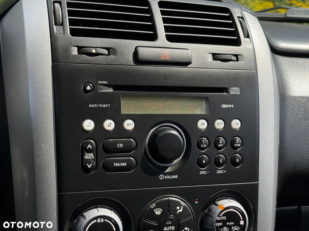 Suzuki Grand Vitara 1.9 DDiS Comfort - 20