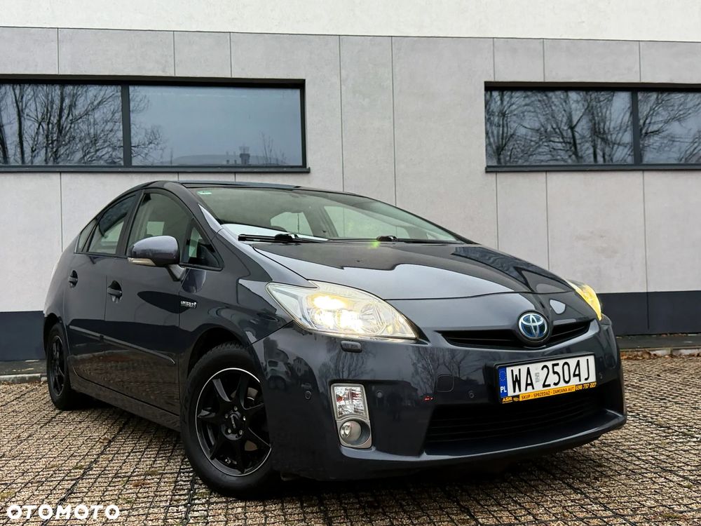 Toyota Prius (Hybrid) Executive - 1