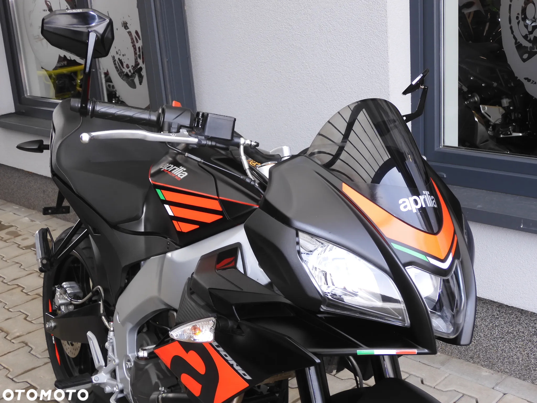 Aprilia Tuono - 17