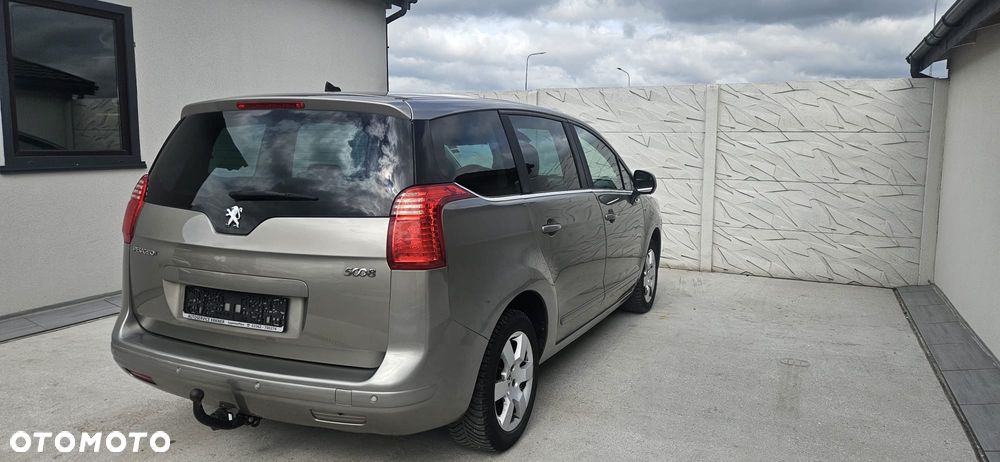 Peugeot 5008 1.6 HDi Premium - 9