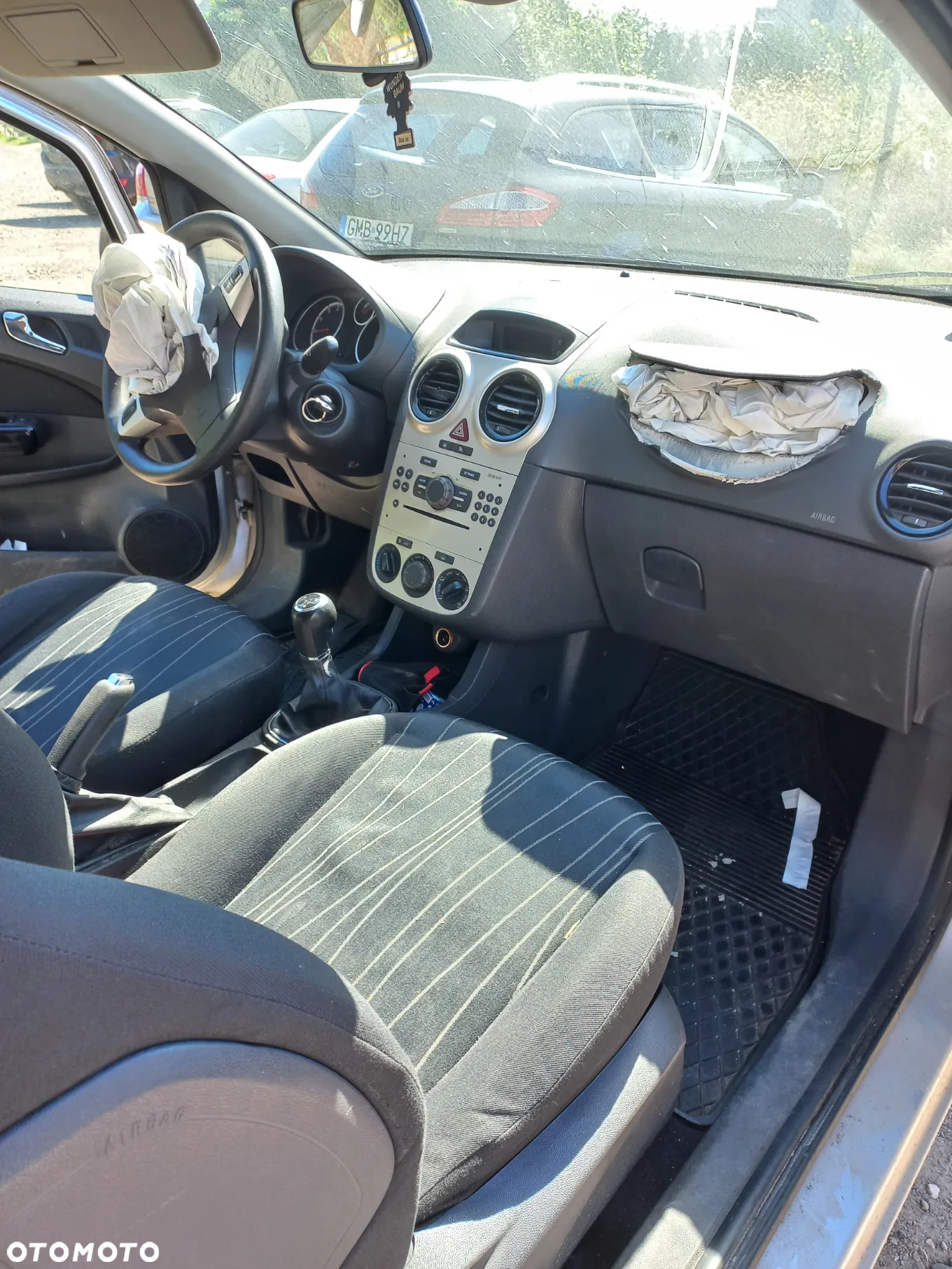 Opel Corsa 1.4 16V Cosmo - 2