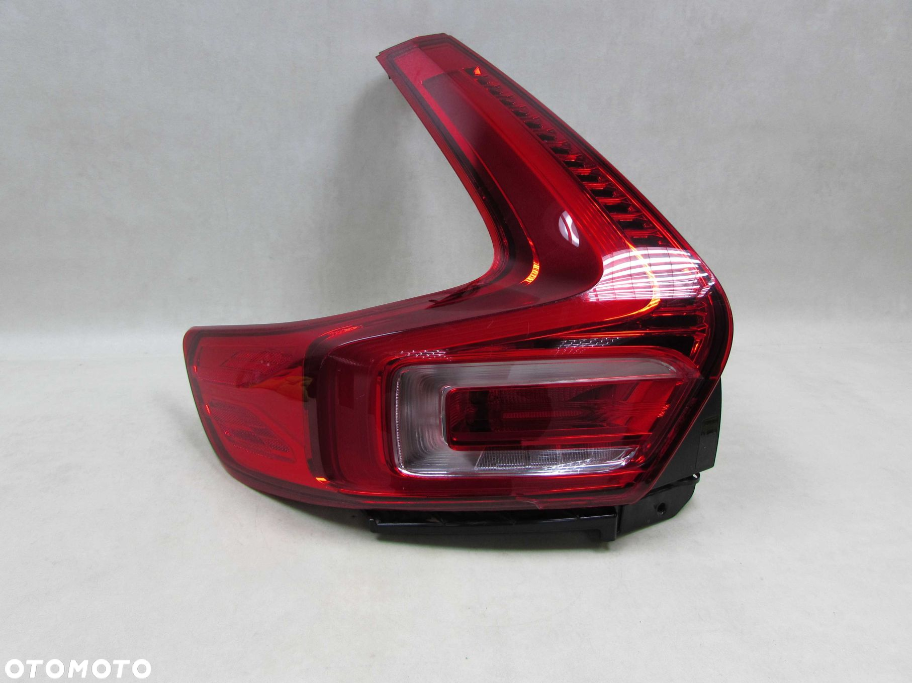VOLVO XC40 II 18- LAMPA TYL LEWA LED 31446790 EUROPA - 2