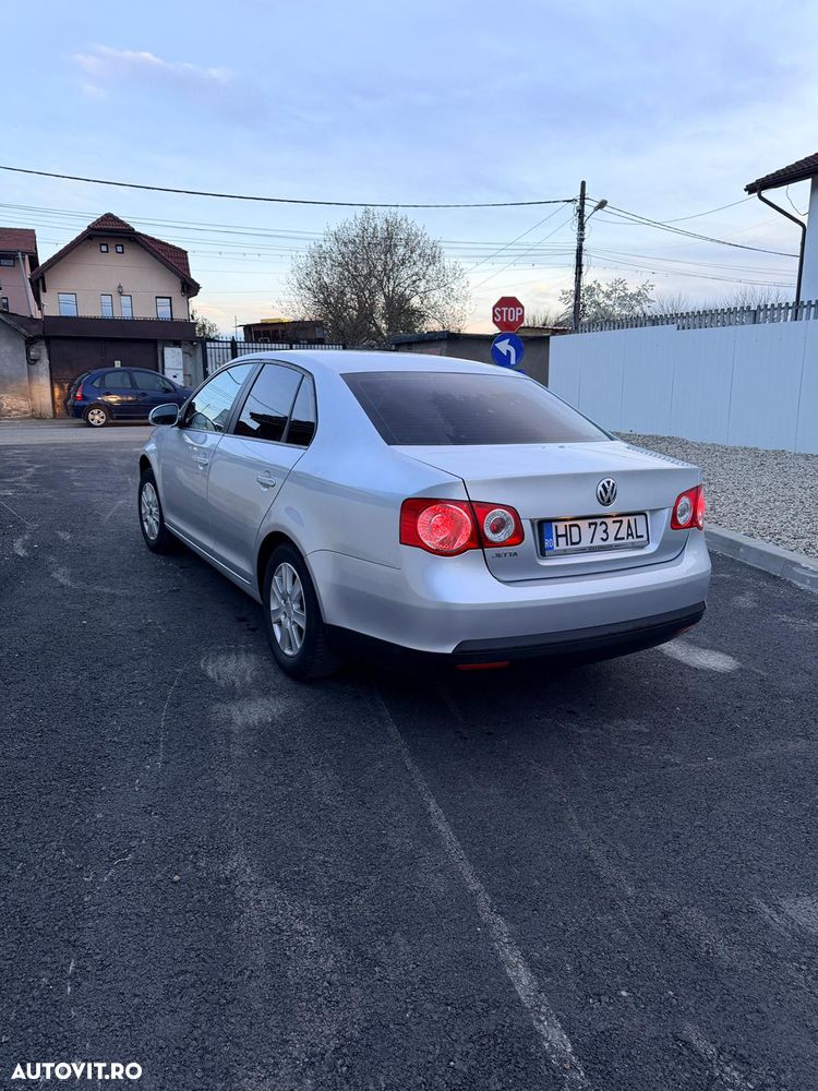 Volkswagen Jetta - 7
