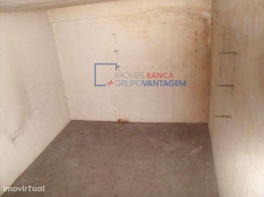 GARAGEM NO ENTRONCAMENTO - Grande imagem: 2/3