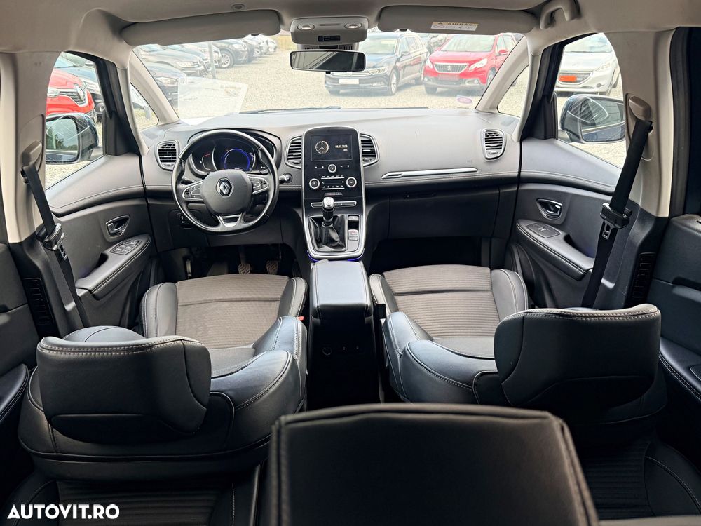 Renault Grand Scenic - 23
