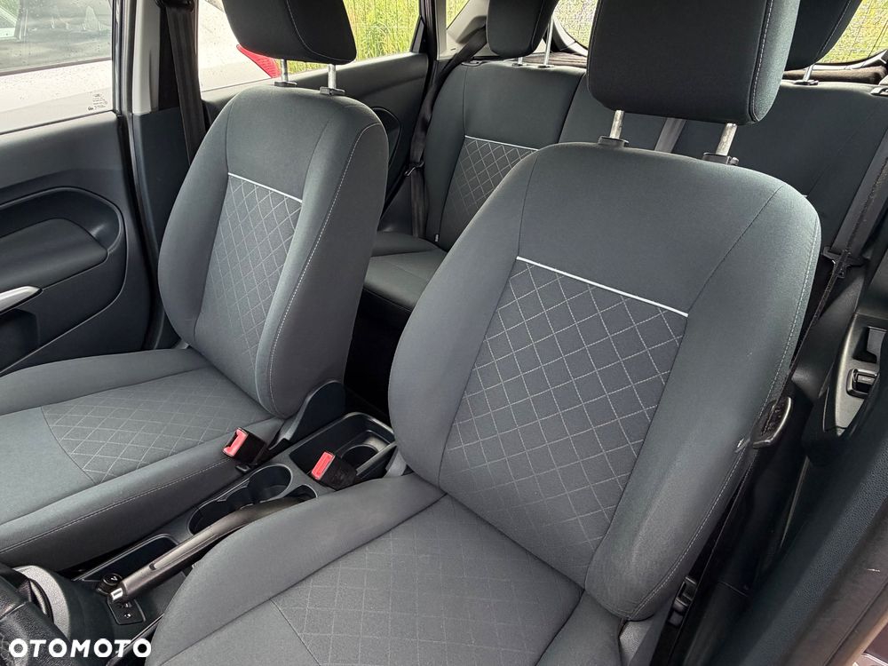 Ford Fiesta 1.25 Champions Edition - 33