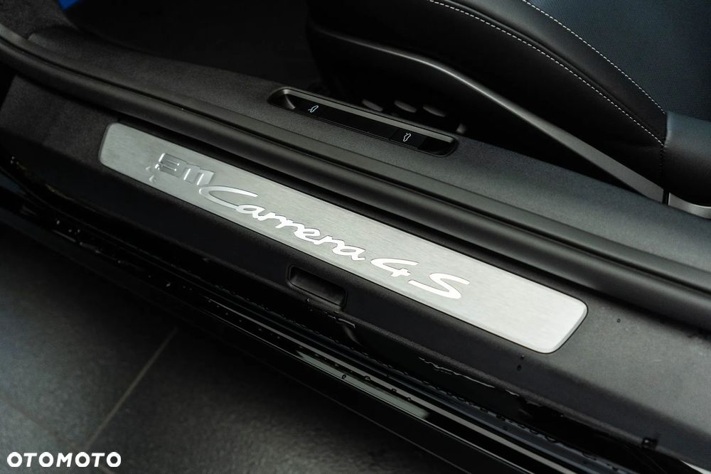 Porsche 911 Carrera 4S - 31