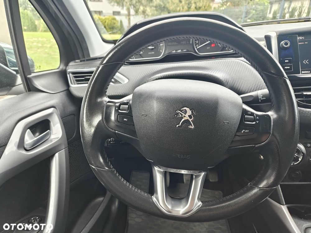 Peugeot 2008 1.2 Pure Tech Style S&S - 15