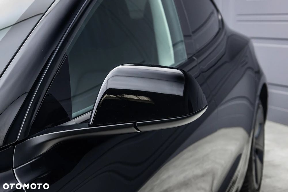 Tesla Model 3 - 37