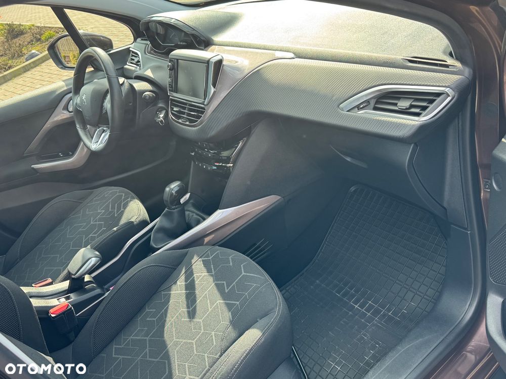 Peugeot 2008 - 6