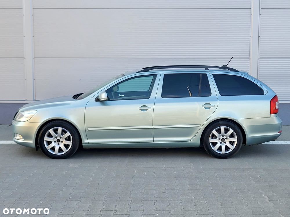 Skoda Octavia 1.8 TSI FAMILY - 8