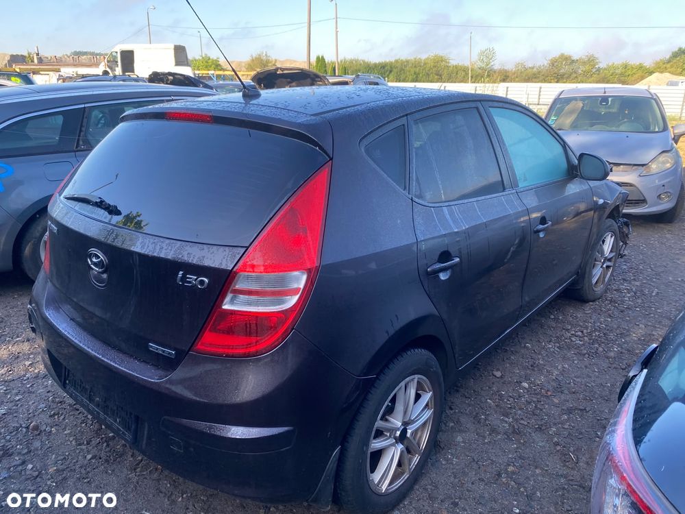 227 / Hyundai I30 / Na części / - 3