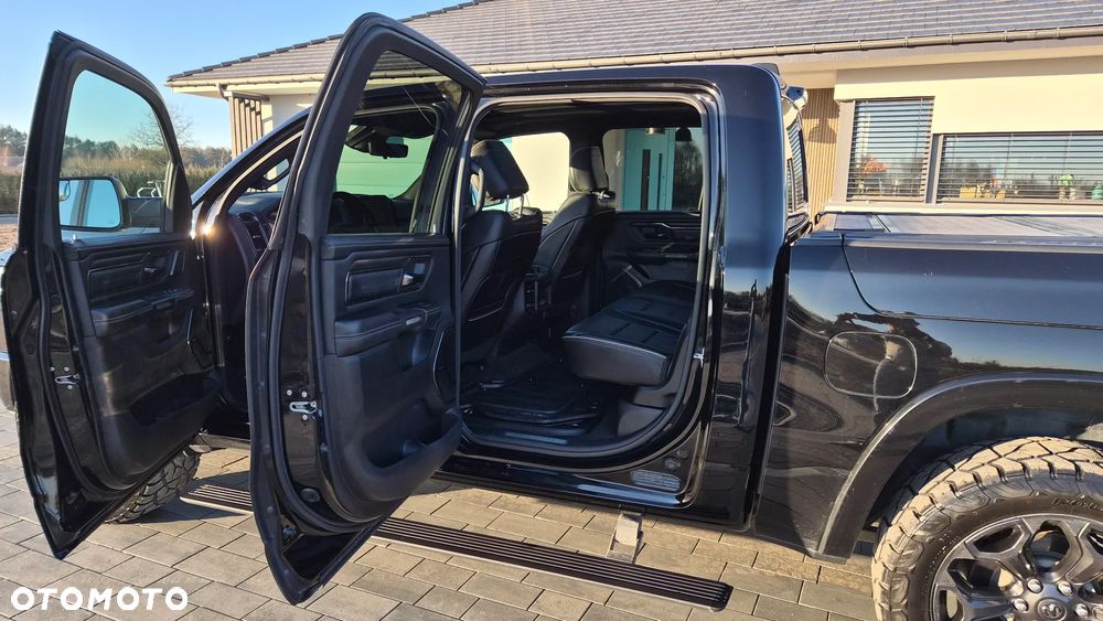 RAM 1500 5.7 Crew Cab Shortbed Limited Black - 14