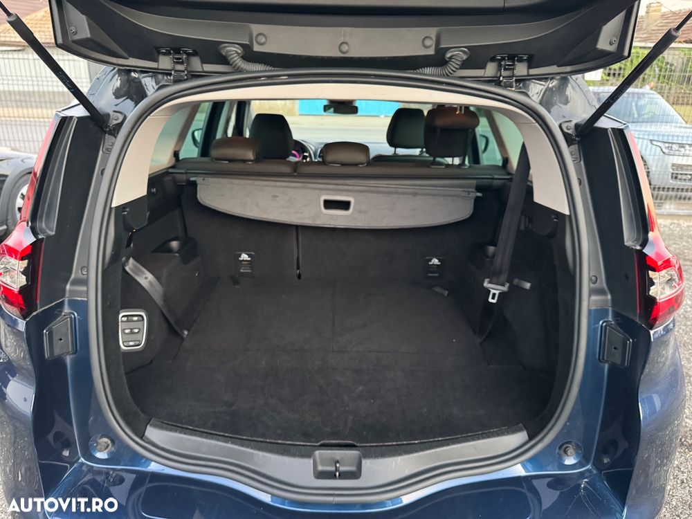 Renault Grand Scenic - 16