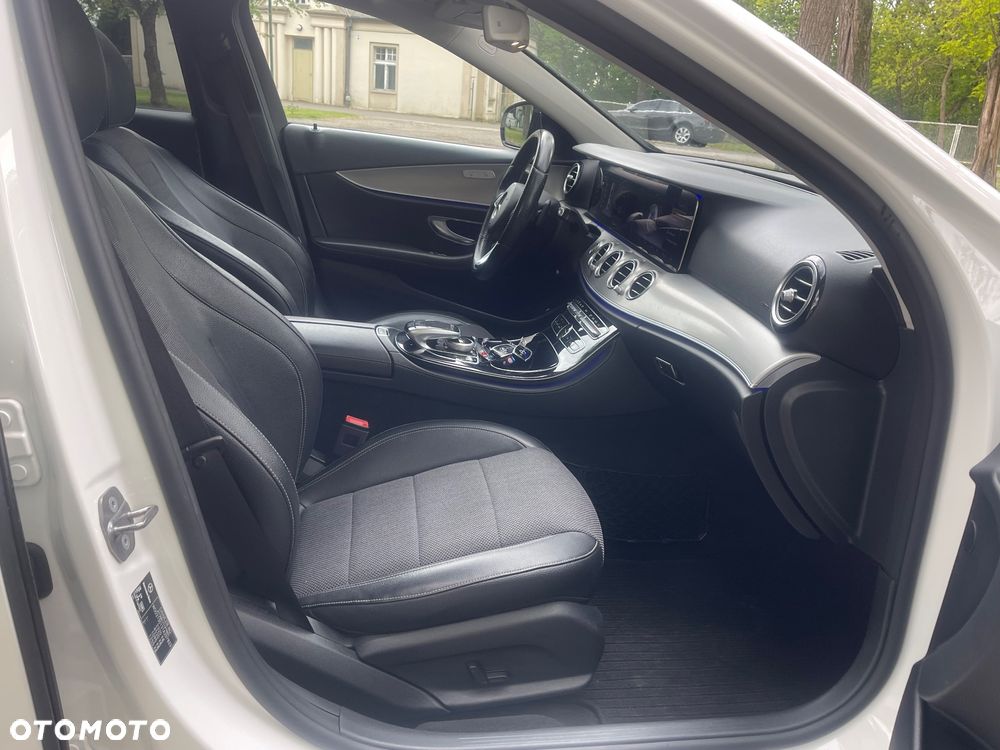 Mercedes-Benz Klasa E 220 d 9G-TRONIC - 17