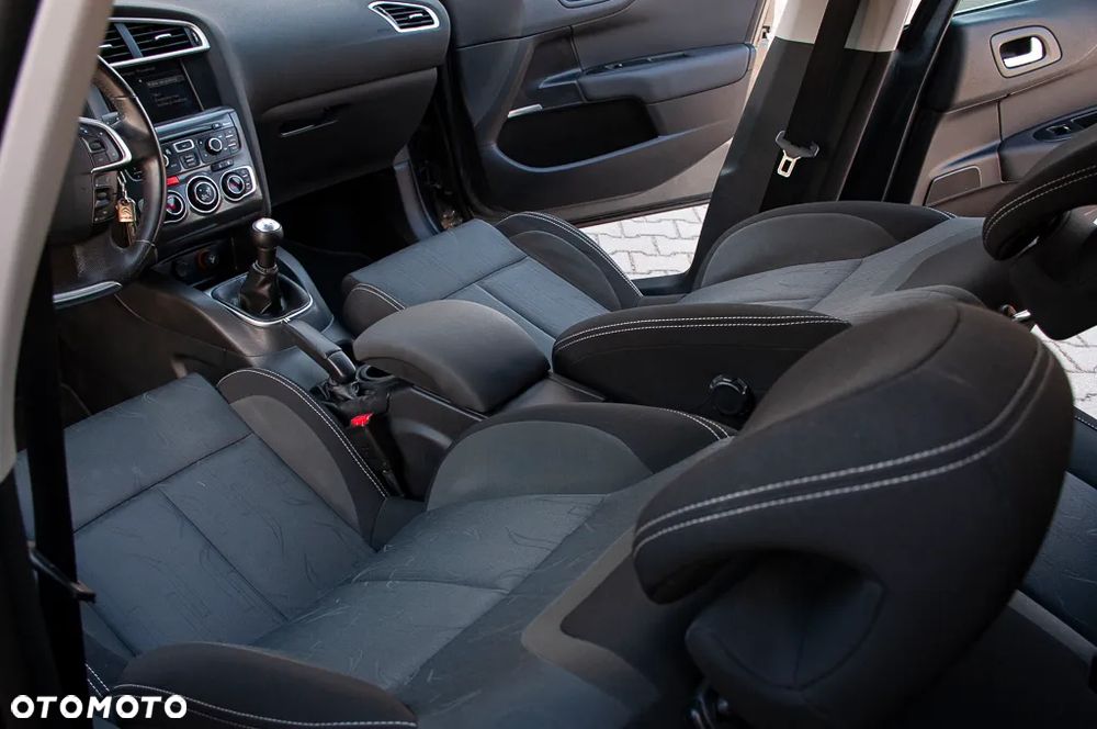 Citroën C4 VTi 120 Exclusive - 22