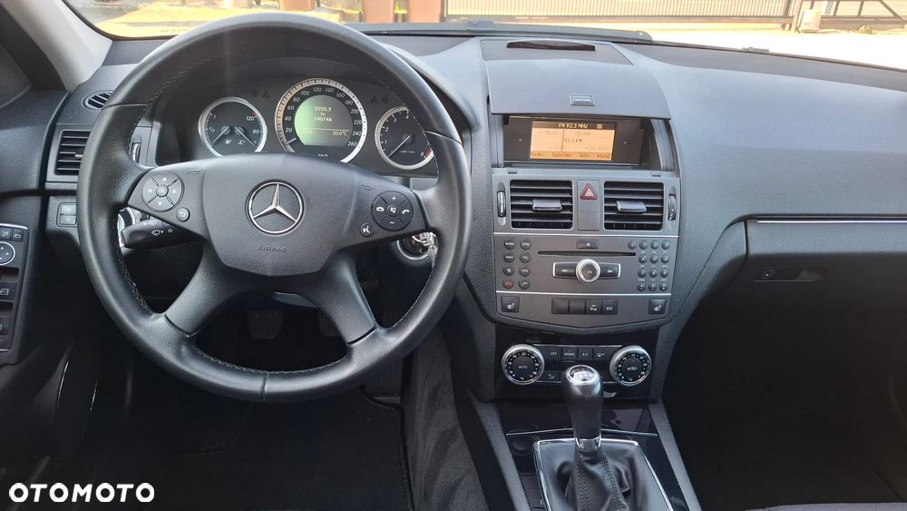 Mercedes-Benz Klasa C 180 BlueEFFICIENCY - 19