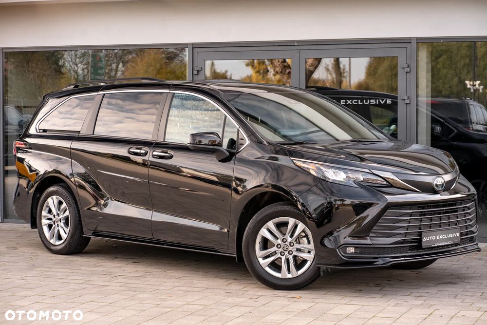 Toyota Sienna - 11