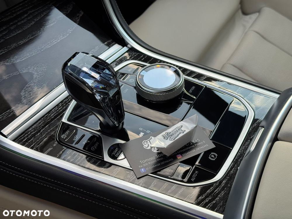 BMW Seria 8 - 34
