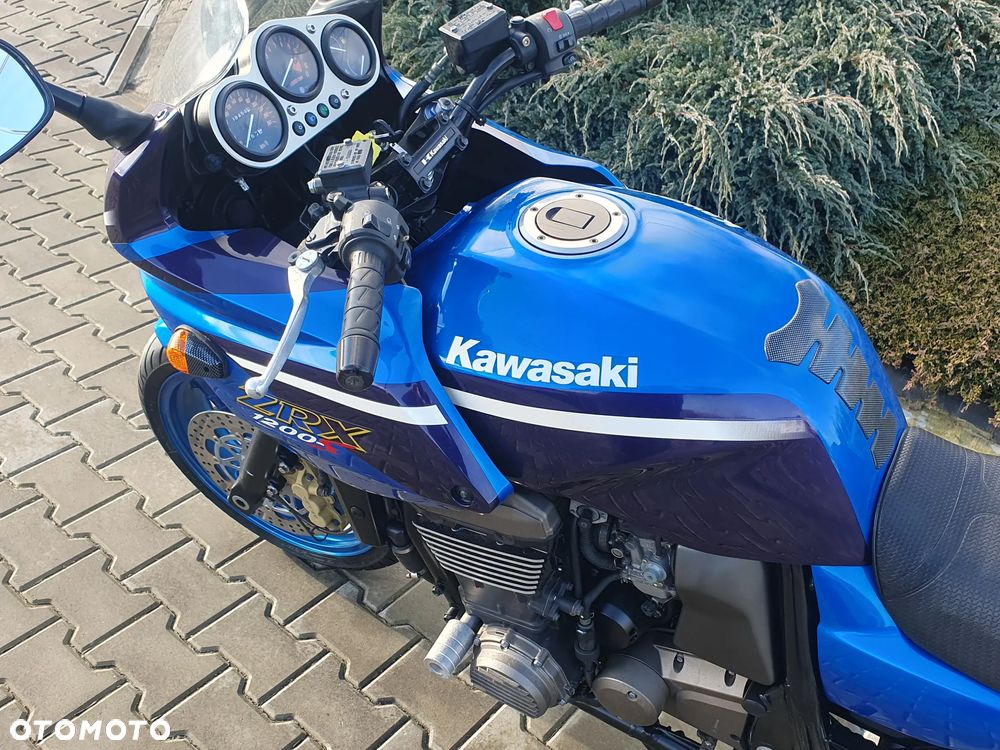 Kawasaki ZRX - 5