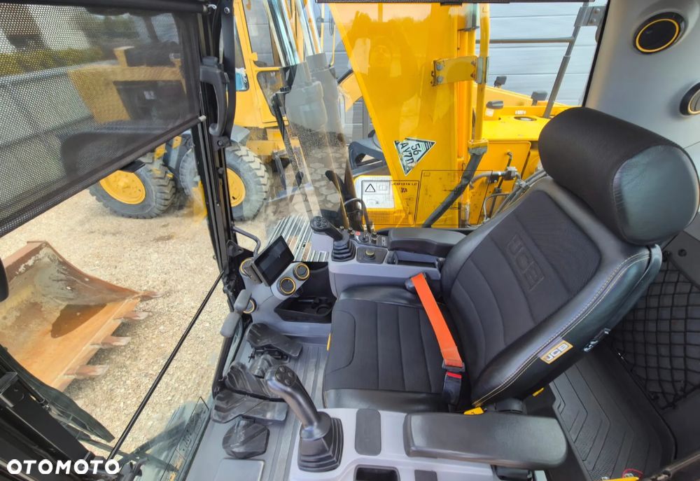 JCB 131X - 3