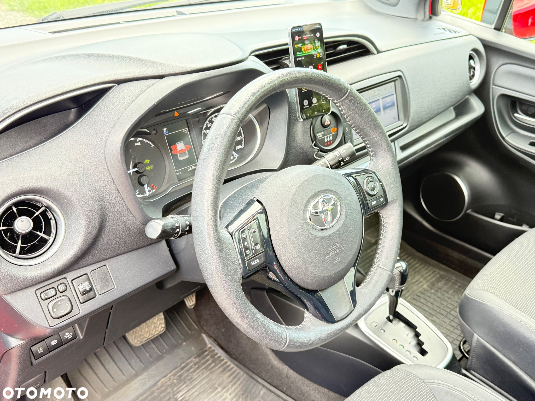 Toyota Yaris Hybrid 100 GR Sport - 22