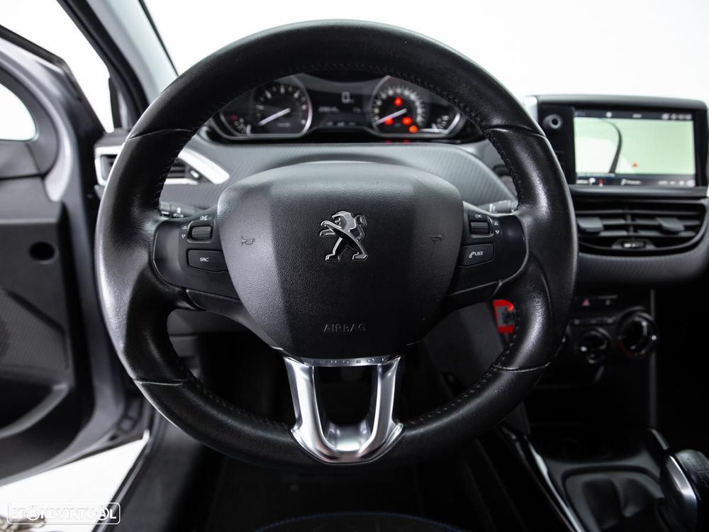 Peugeot 2008 1.5 BlueHDi Signature - 14