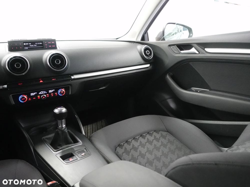 Audi A3 Sportback 2.0 TDI Ambiente - 35