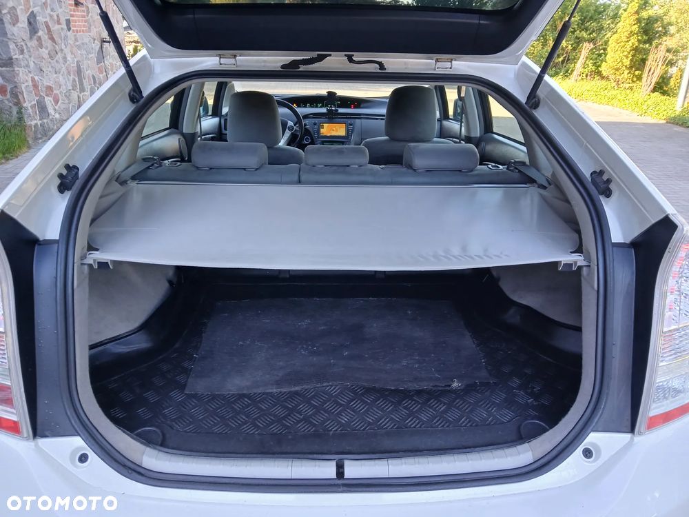 Toyota Prius (Hybrid) Executive - 22