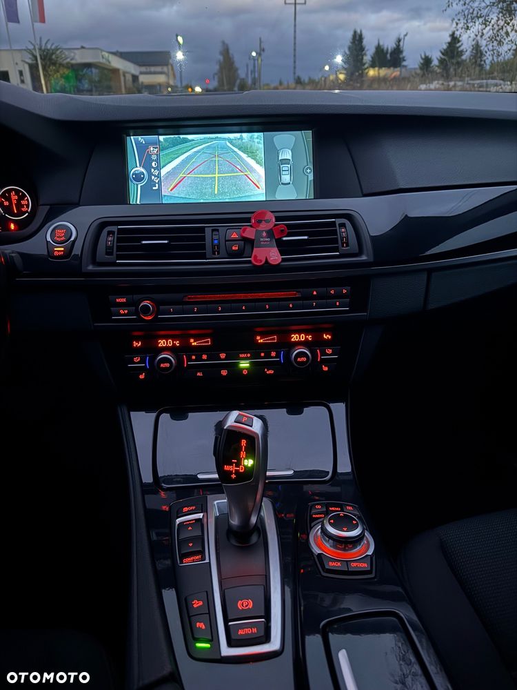 BMW Seria 5 525d xDrive Touring Sport-Aut - 18