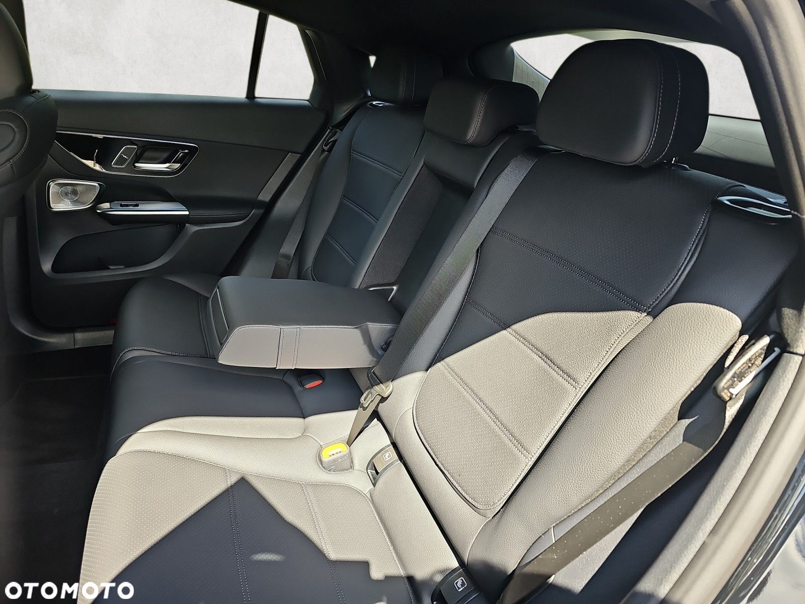 Mercedes-Benz GLC - 12